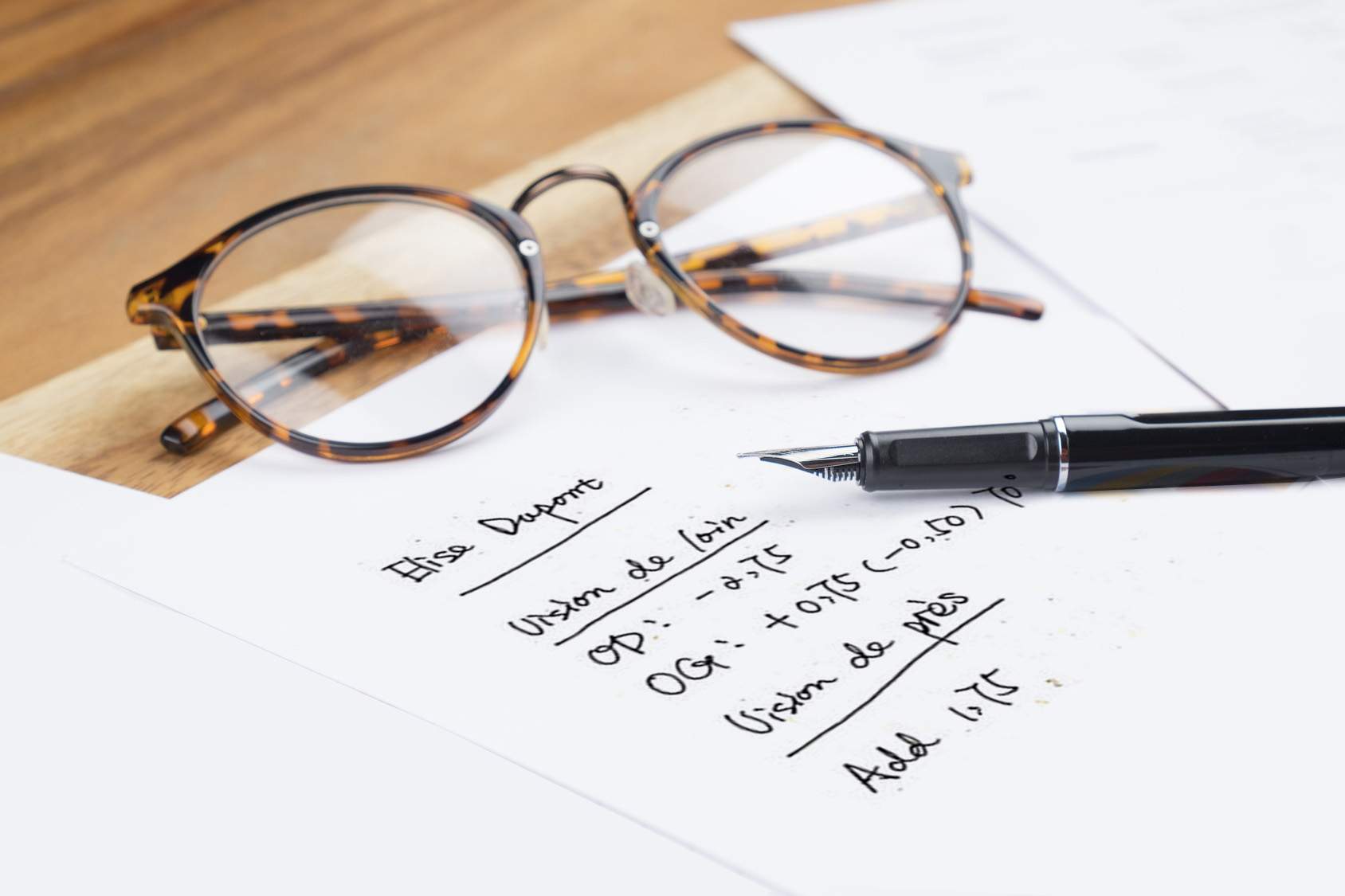 Dank der Visiofactory-Optiker können Sie Ihr Rezept und Ihre Sehstörung besser verstehen.